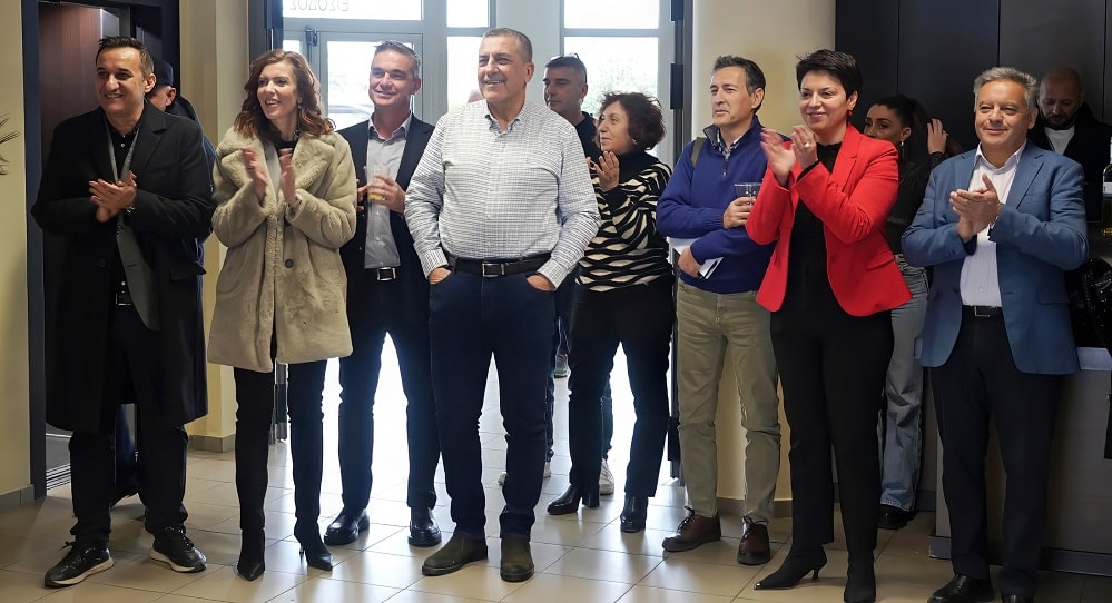 Η έκπληξη του Δημ. Κουρέτα στους εργαζόμενους της Περιφέρειας