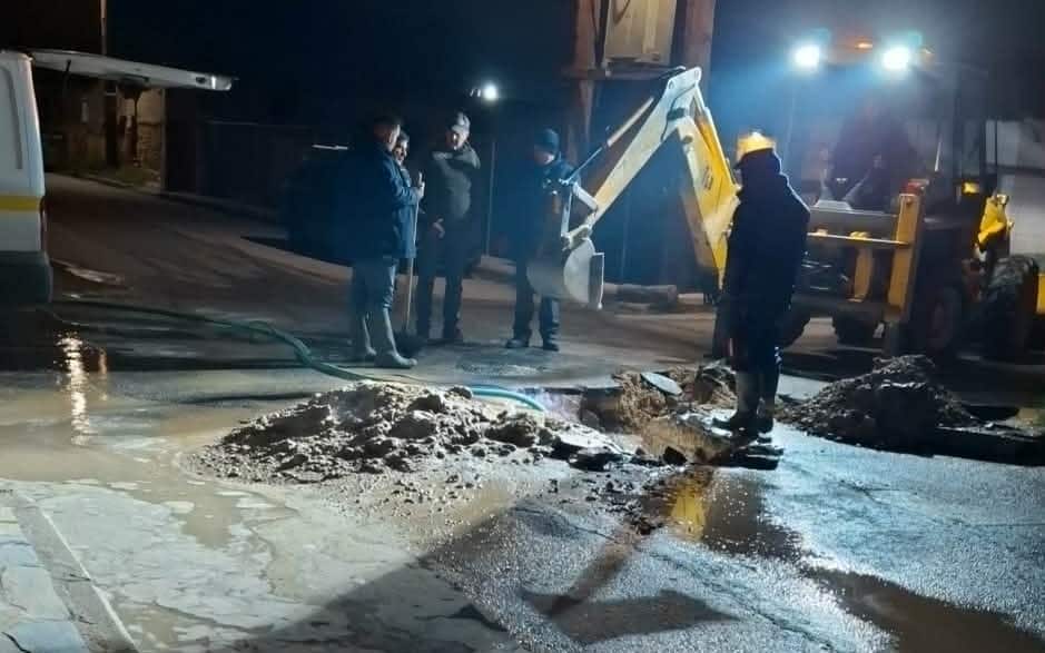 Αποκαταστάθηκε βλάβη στο δίκτυο ύδρευσης στον Αμπελώνα