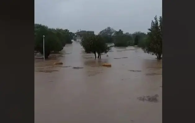 Μήνυμα 112 σε χωριά του δήμου Παλαμά για πιθανή υπερχείλιση του ποταμού Ενιπέα