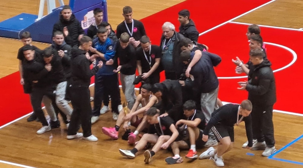 Πρωταθλήτρια νομού Λάρισας η ομάδα Βόλεϊ των αγοριών του 14ου ΓΕΛ