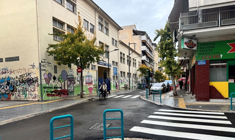 Δήμος Λαρισαίων: Ξεκινούν οι εργασίες για την ανακατασκευή πεζοδρομίων σε τμήμα της οδού Ηπείρου