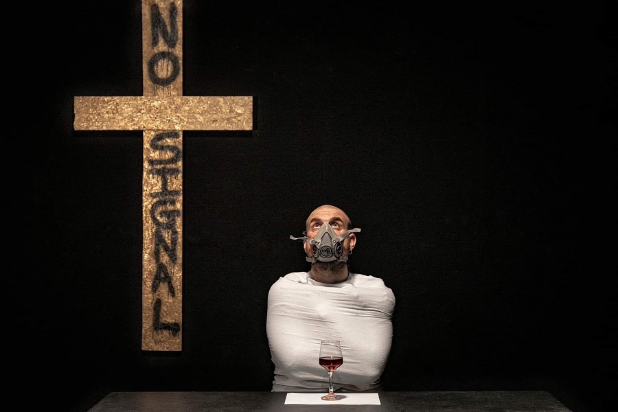 Κέντρο Έρευνας Θεάτρου & Χορού +ΠΛΗΝ: O Kύριος Χ επιστρέφει δριμύτερος και πιο καυστικός από ποτέ