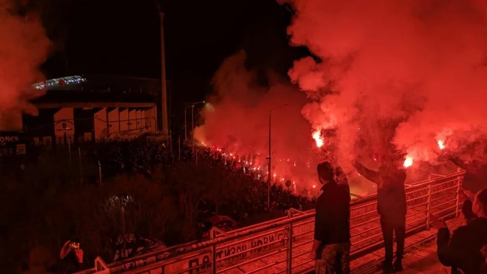 Ράγισαν καρδιές στην Τούμπα στο τελευταίο αντίο στους 7 αδικοχαμένους φιλάθλους του ΠΑΟΚ