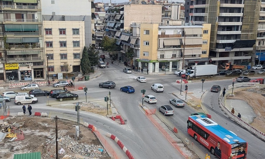 Δήμος Λαρισαίων: Νέες εργασίες στην οδό Παναγούλη για τον κυκλικό κόμβο