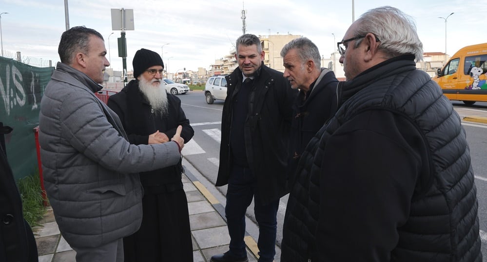 Δήμος Λαρισαίων: Αυτοψία στην οδό Βόλου από κλιμάκιο με επικεφαλής τον δήμαρχο