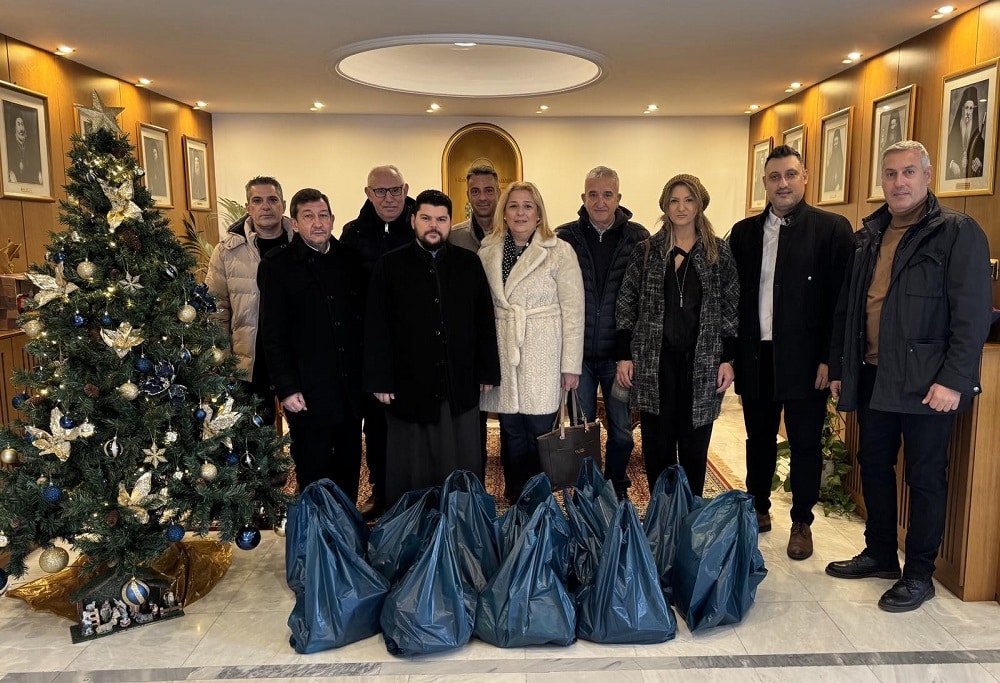 Η ΔΕΕΠ Λάρισας της ΝΔ ενίσχυσε τα συσσίτια του «Επιούσιου»