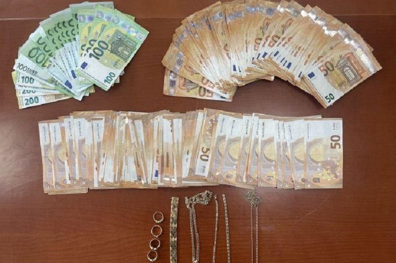 Η επίσημη ανακοίνωση της αστυνομίας για τις χθεσινές συλλήψεις στον Τύρναβο για κλοπές και απάτες