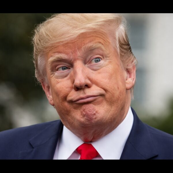 Τραμπ: Απελάσεις από τη μία, ξένοι εργάτες από την άλλη