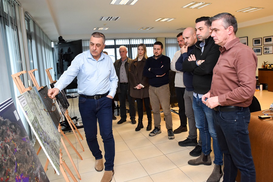 Συνάντηση του Περιφερειάρχη με τη Διοίκηση του Γεωπονικού Συλλόγου Ν. Λάρισας