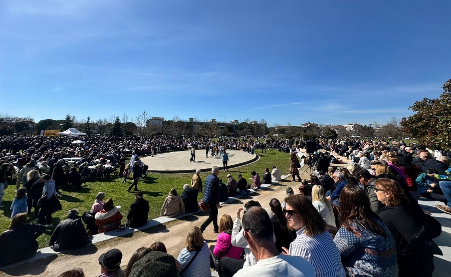 Χιλιάδες Λαρισαίοι στο Πάρκο των Χρωμάτων για τα Κούλουμα