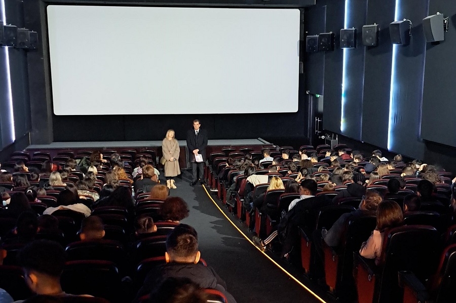 Η ταινία “Οι δικοί μου άνθρωποι” προβλήθηκε σε μαθητές γυμνασίου και λυκείου