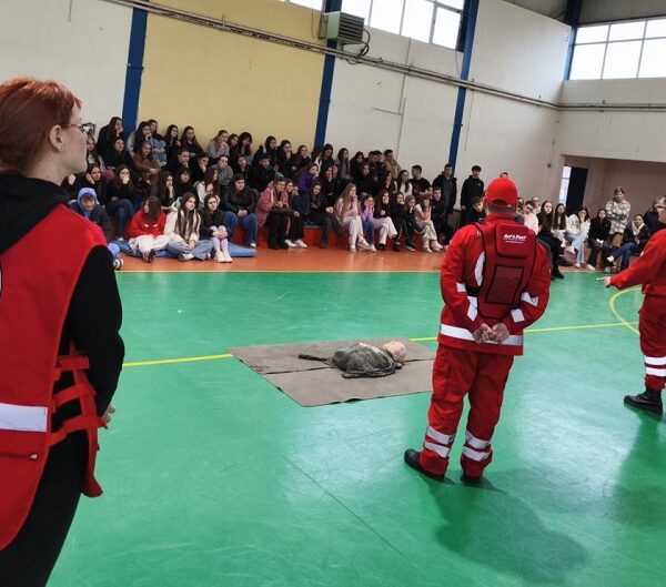 Σεμινάρια Πρώτων Βοηθειών από τον Ερυθρό Σταυρό στη Λάρισα