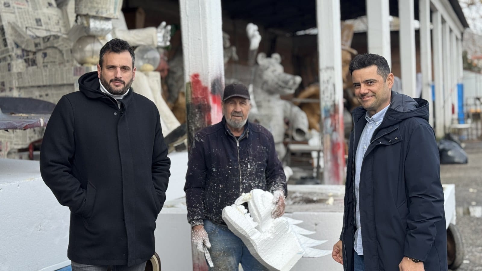 Κορυφώνονται οι προετοιμασίες κατασκευής των αρμάτων του Τυρναβίτικου Καρναβαλιού