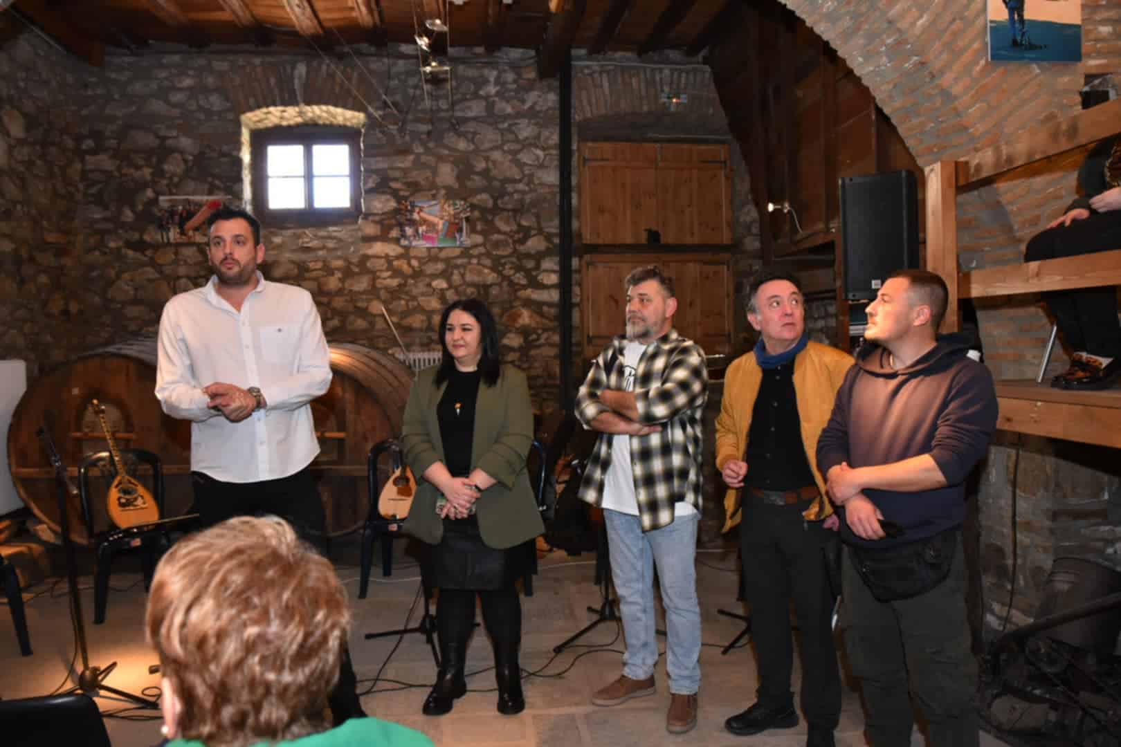 Εγκαινιάστηκε η φωτογραφική έκθεση 35 χρόνια Καρναβάλι – Μπουρανί στον Τύρναβο