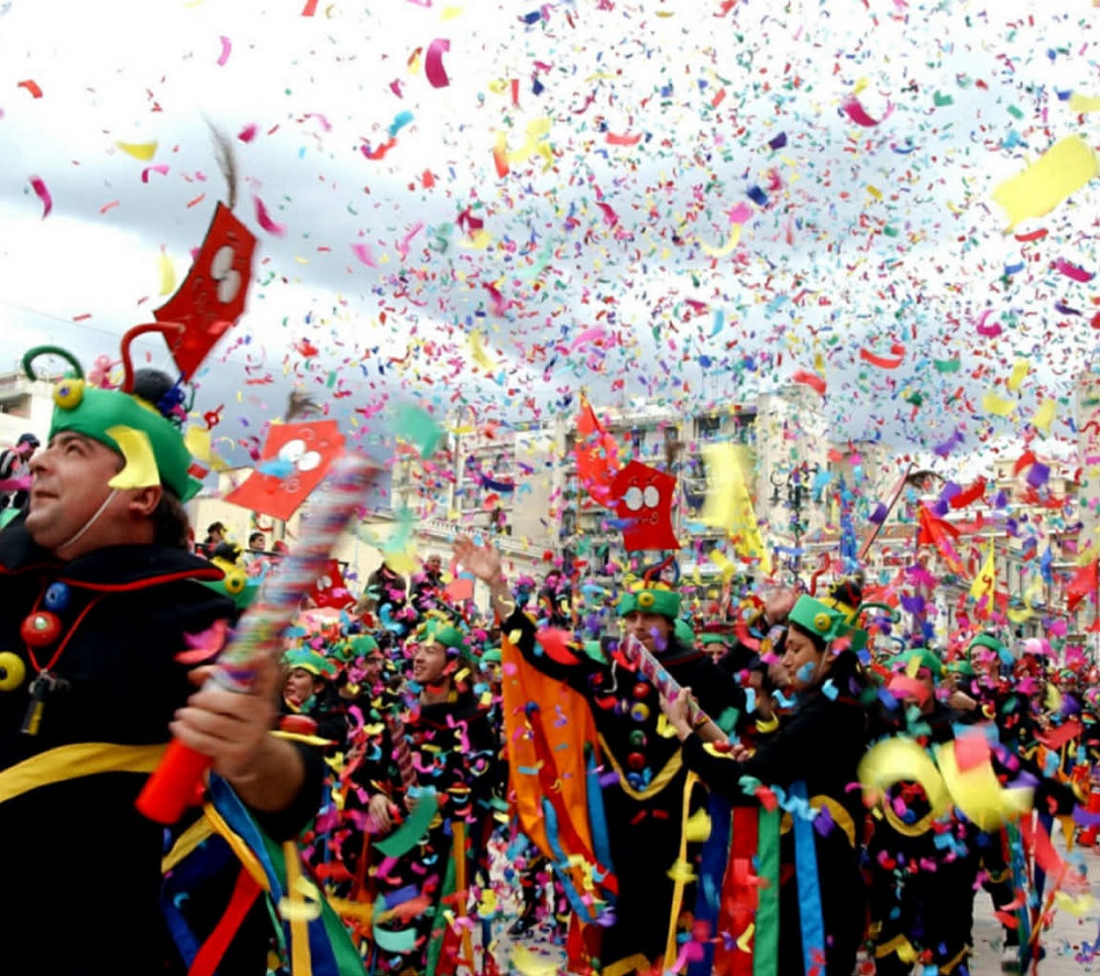 Η χαρά των παιδιών σήμερα στον Τύρναβο – Στις 3.00 μ.μ. ξεκινά το παιδικό καρναβάλι!!!