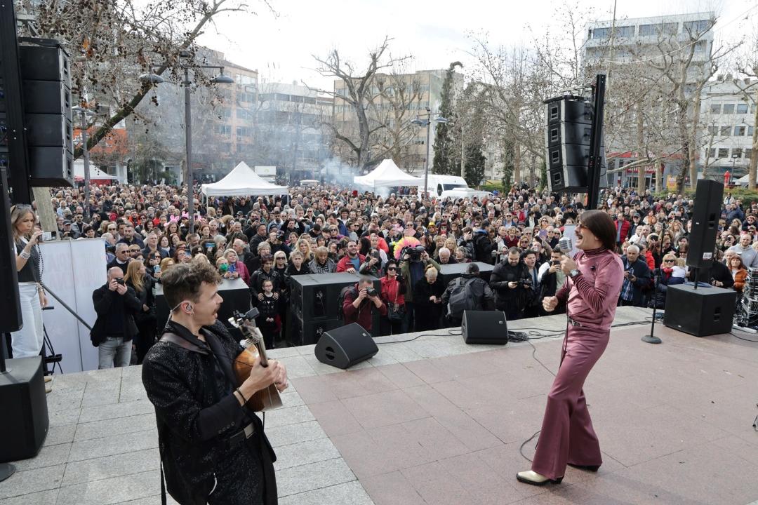 Με κέφι, χορό, εδέσματα και Τόνι Σφήνο “τσίκνισαν” οι Λαρισαίοι