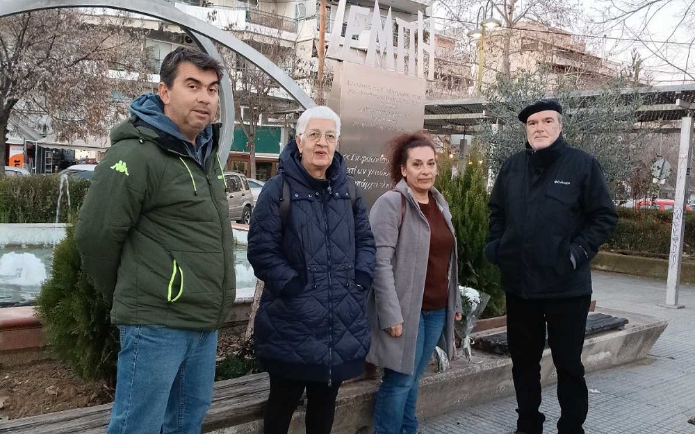 Έγκλημα στα Τέμπη: Συμβολική παρέμβαση της Νέας Αριστεράς Λάρισας στον Σιδηροδρομικό Σταθμό