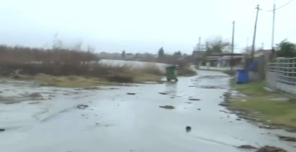 Πλημμύρες και μεγάλες καταστροφές στα παράλια των δήμων Αγιάς και Τεμπών