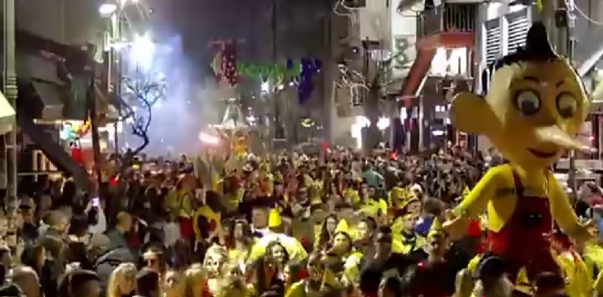 Δείτε ζωντανά τη μεγάλη παρέλαση του Τυρναβίτικου καρναβαλιού