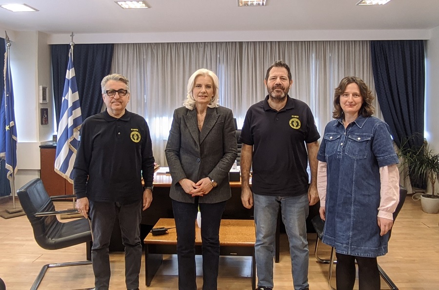 Στη Γραμματέα της Αποκεντρωμένης Ρ. Καραλαριώτου οι ραδιοερασιτέχνες