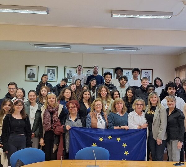 Επίσκεψη μαθητών από τη Γαλλία και την Τουρκία στο Δημαρχείο Ελασσόνας