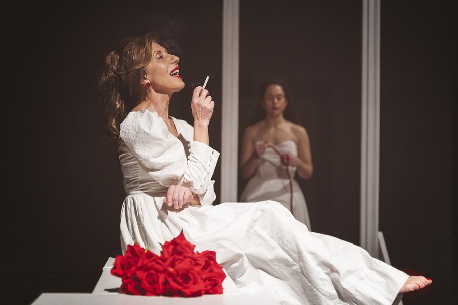 Μονόκλινο σε Μπουάτ στο Θέατρο «Κώστας Τσιάνος»