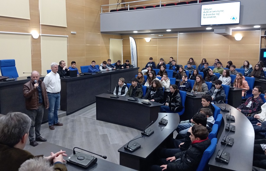 Μαθητές του Προτύπου Γυμνασίου Λάρισας γνωρίζουν από κοντά τον ρόλο της Πολιτικής Προστασίας