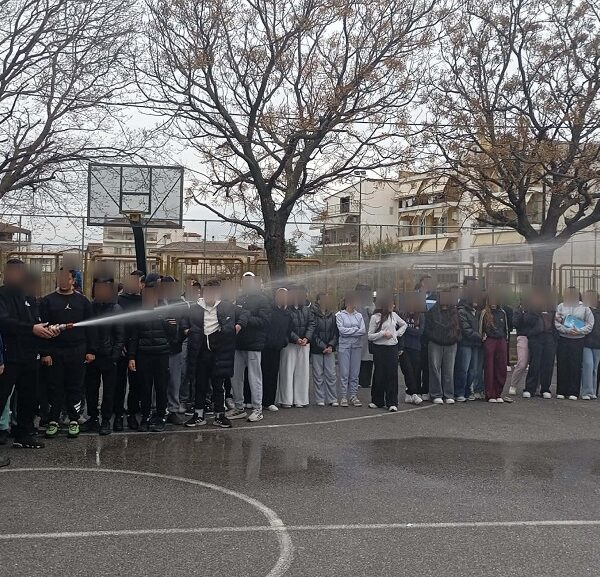 Πυροσβέστες ενημέρωσαν τους μαθητές του 11ου ΓΥμνασίου για πυροπροστασία και πυρασφάλεια