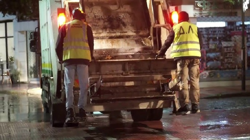 Εκτός εργασίας ωφελούμενοι του προγράμματος 55 – 67 στην καθαριότητα του δήμου Λαρισαίων