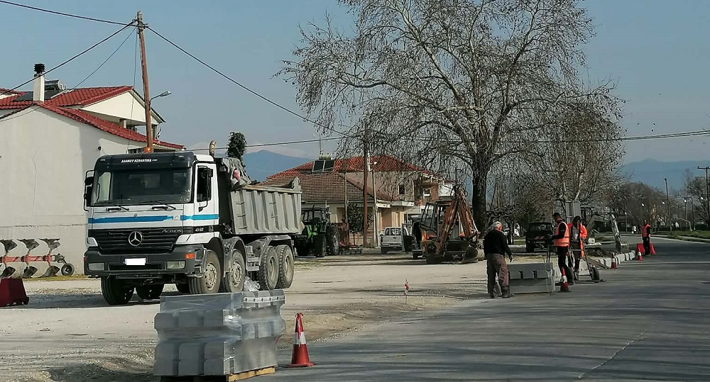 Ευχαριστίες για κρασπεδόρηθρα και ασφαλτόστρωση σε τμήμα της Λ. Κατσώνη στον Αμπελώνα