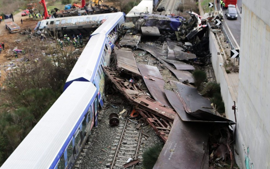 Τρία χρόνια μετά τα Τέμπη: Πάρτι εργολάβων με συμβάσεις 2,2 δισ. ευρώ στον σιδηρόδρομο