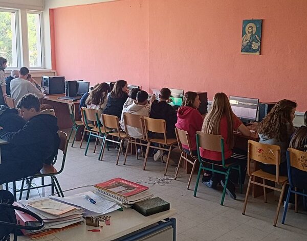 Διάκριση μαθητών του 2ου Γυμνασίου Τυρνάβου στον 5ο Πανελλήνιο Διαγωνισμό «Alan Turing»