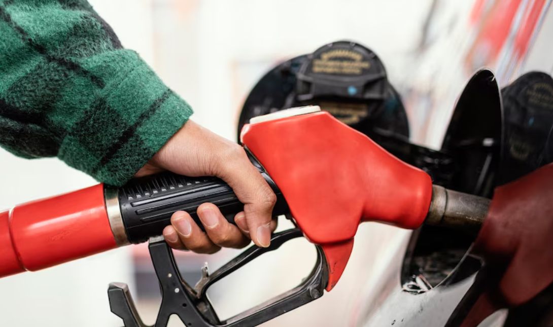 Πήραν φωτιά τα καύσιμα λόγω του πολέμου στο Ιράν