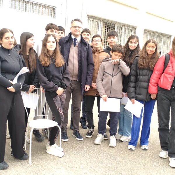 Στις πρόβες του Ομίλου Θεάτρου του Πρότυπου Γυμνασίου Λάρισας ο Αντιδήμαρχος Φώτης Τζατζάκης