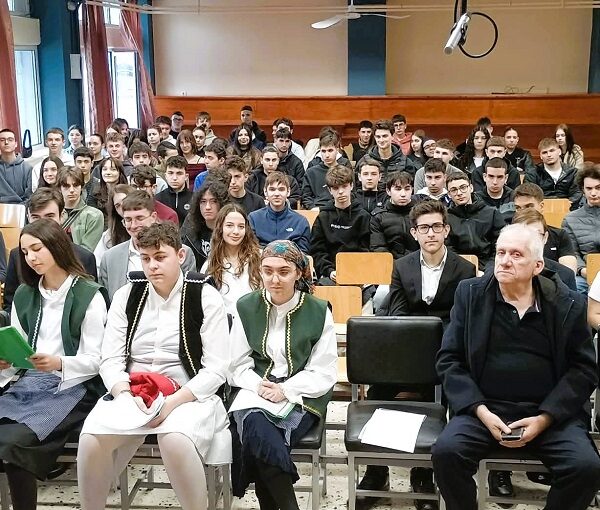 Έλληνες ποτέ μην ξεχνάτε το χρέος σε Θεό και πατρίδα»