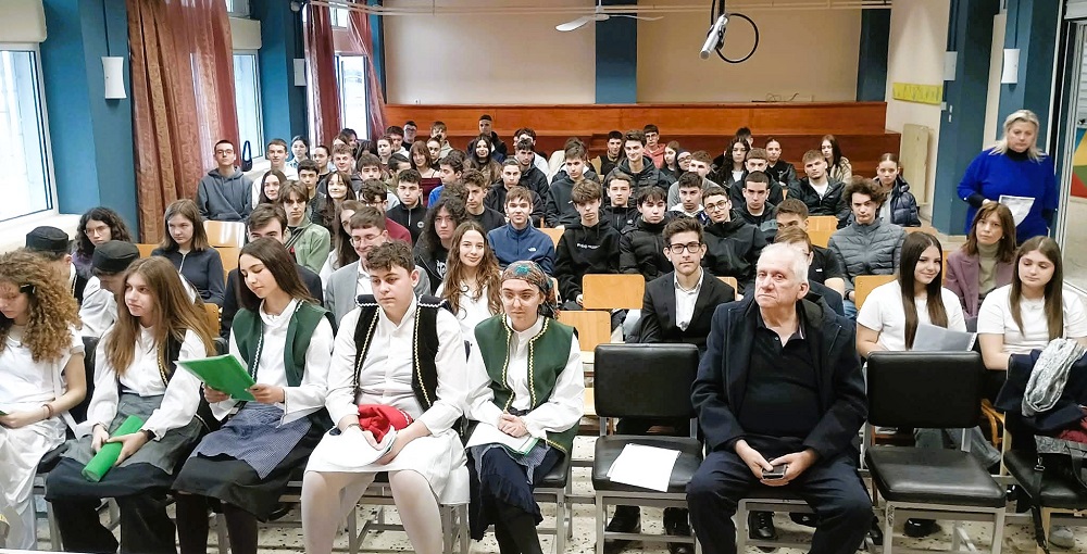 Έλληνες ποτέ μην ξεχνάτε το χρέος σε Θεό και πατρίδα»