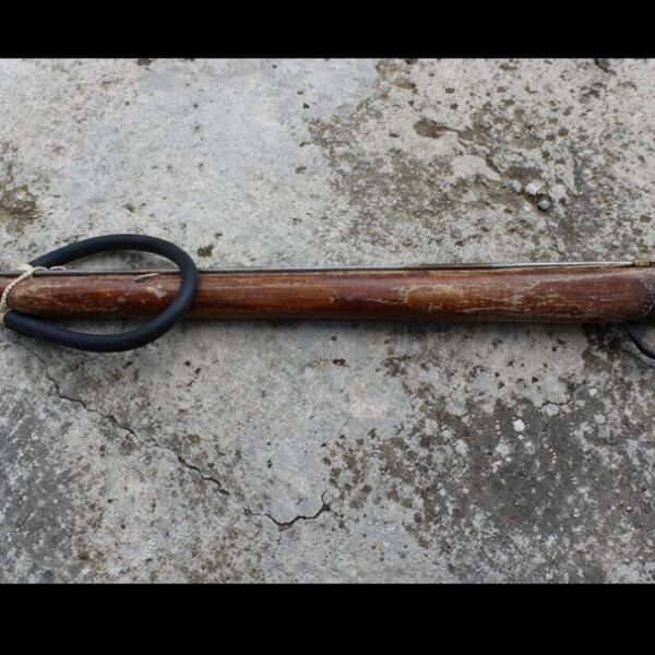 Βγήκε ψαροντούφεκο σε καβγά στη Λάρισα!