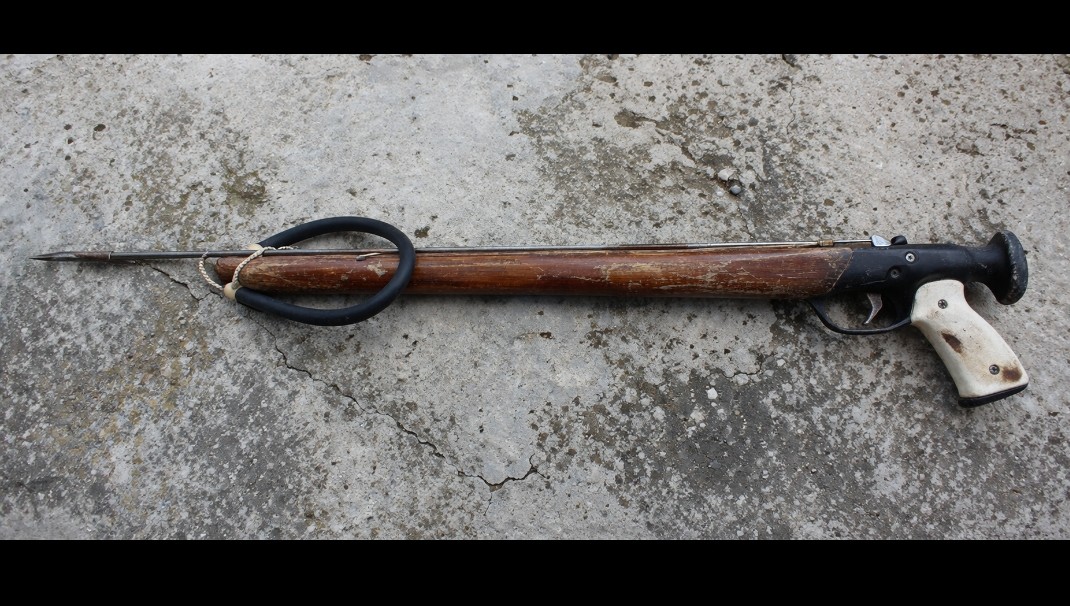 Βγήκε ψαροντούφεκο σε καβγά στη Λάρισα!