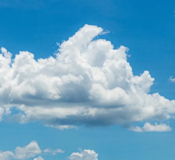 Η σκόνη των ερήμων παγώνει τα σύννεφα στο Βόρειο Ημισφαίριο