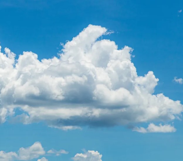 Η σκόνη των ερήμων παγώνει τα σύννεφα στο Βόρειο Ημισφαίριο