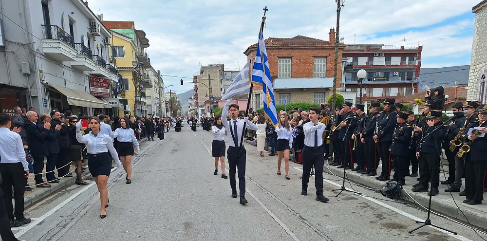 Με λαμπρότητα παρουσία πλήθους κόσμου ο εορτασμός της 25ης Μαρτίου στον Τύρναβο- Δείτε στιγμιότυπα