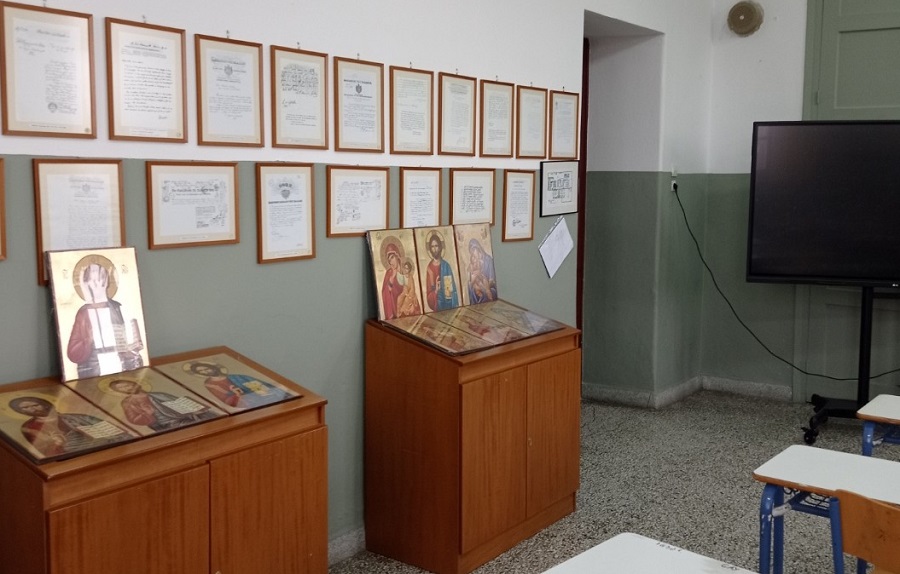 Βυζαντινές εικόνες από τον Μητροπολίτη Ελασσώνος στο Γυμνάσιο–Λ.Τ. Τσαριτσάνης