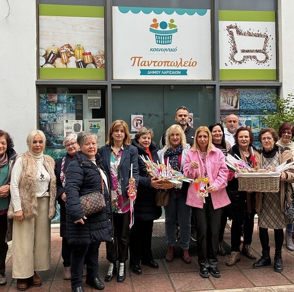 Λαμπάδες «αγάπης» από τα μέλη των ΚΑΠΗ