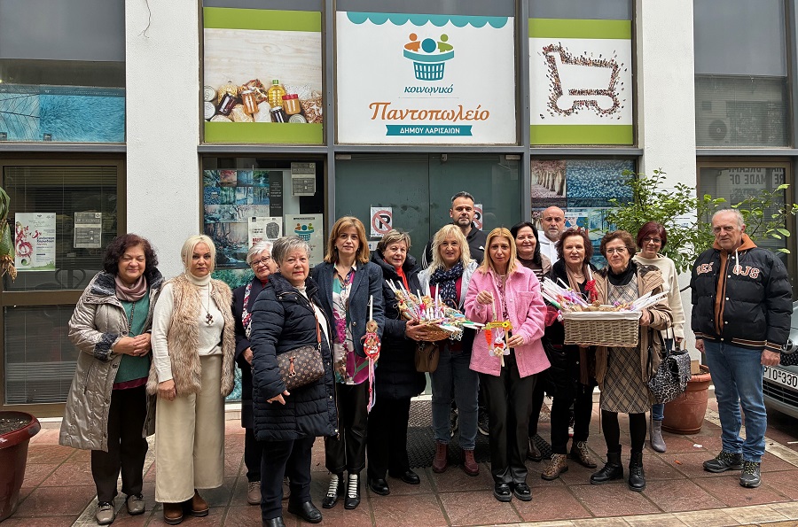 Λαμπάδες «αγάπης» από τα μέλη των ΚΑΠΗ