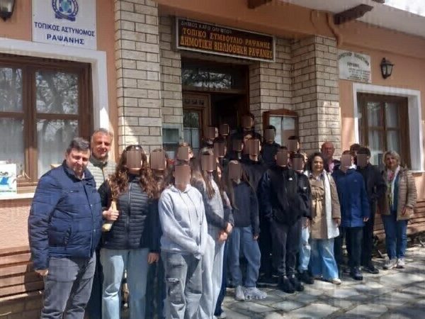Το 2ο Γυμνάσιο Φαρσάλων στη Δημοτική Βιβλιοθήκη Ραψάνης