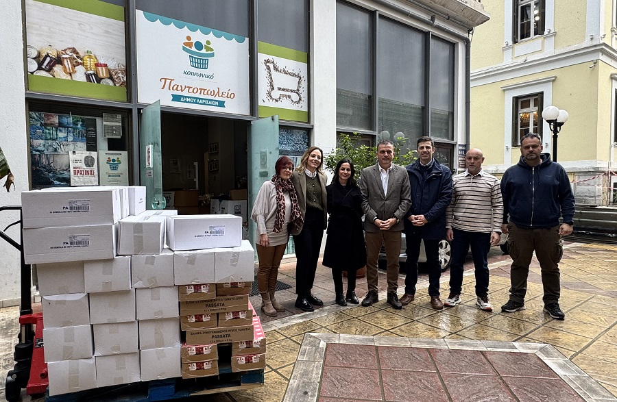 Το «Fashion City Outlet» στηρίζει το Κοινωνικό Παντοπωλείο του δήμου Λαρισαίων