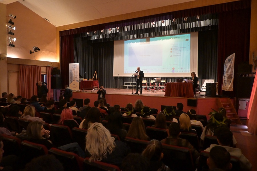 Λαμπρή Έναρξη για το 6ο Πανελλήνιο Μαθητικό Μαθηματικό Φεστιβάλ στη Λάρισα