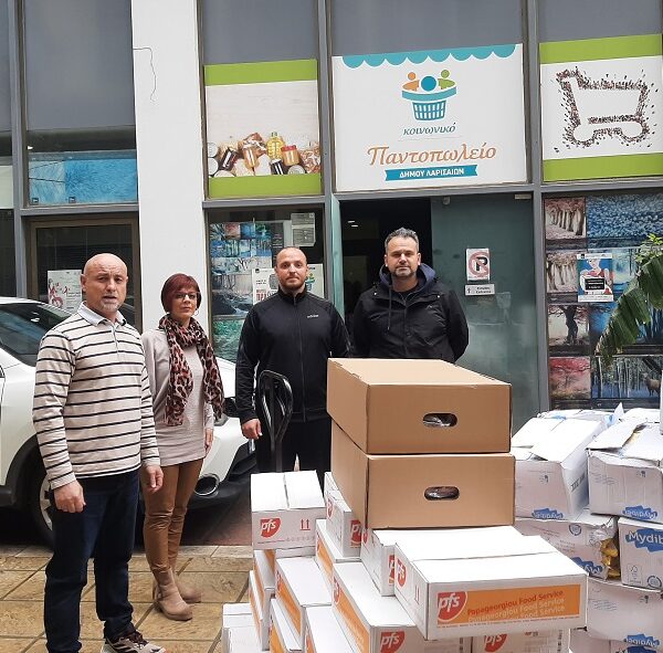 Προσφορά κρεάτων στο Κοινωνικό Παντοπωλείο δήμου Λαρισαίων