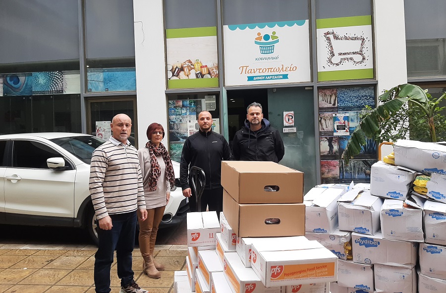 Προσφορά κρεάτων στο Κοινωνικό Παντοπωλείο δήμου Λαρισαίων