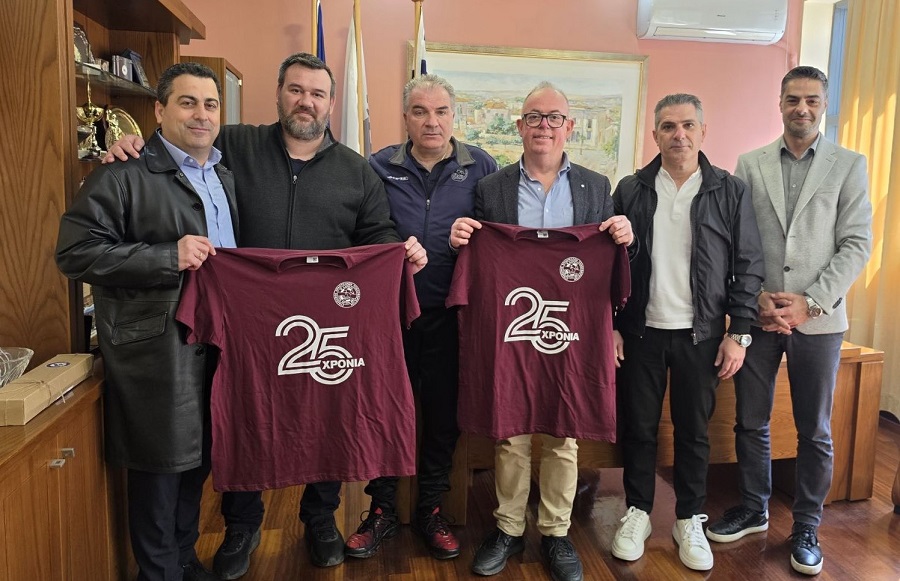 To Επιμελητήριο υποδέχθηκε παλαίμαχους ποδοσφαιριστές του νομού Λάρισας